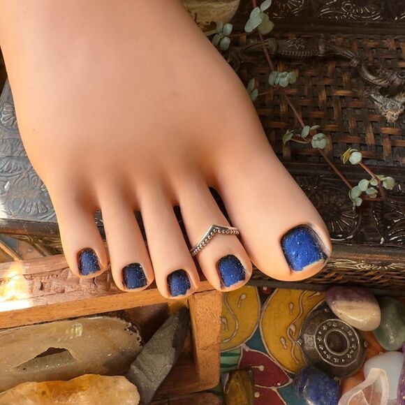 V-Shape Dotted Sterling Silver Toe Ring - Picture 2 of 5